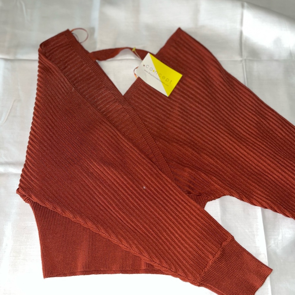 Brown Ribbed Knit Blouse - Picture 2 of 2